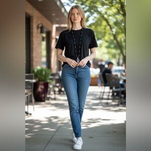 Elegant Black and Silver Jewelled Pendant Necklace